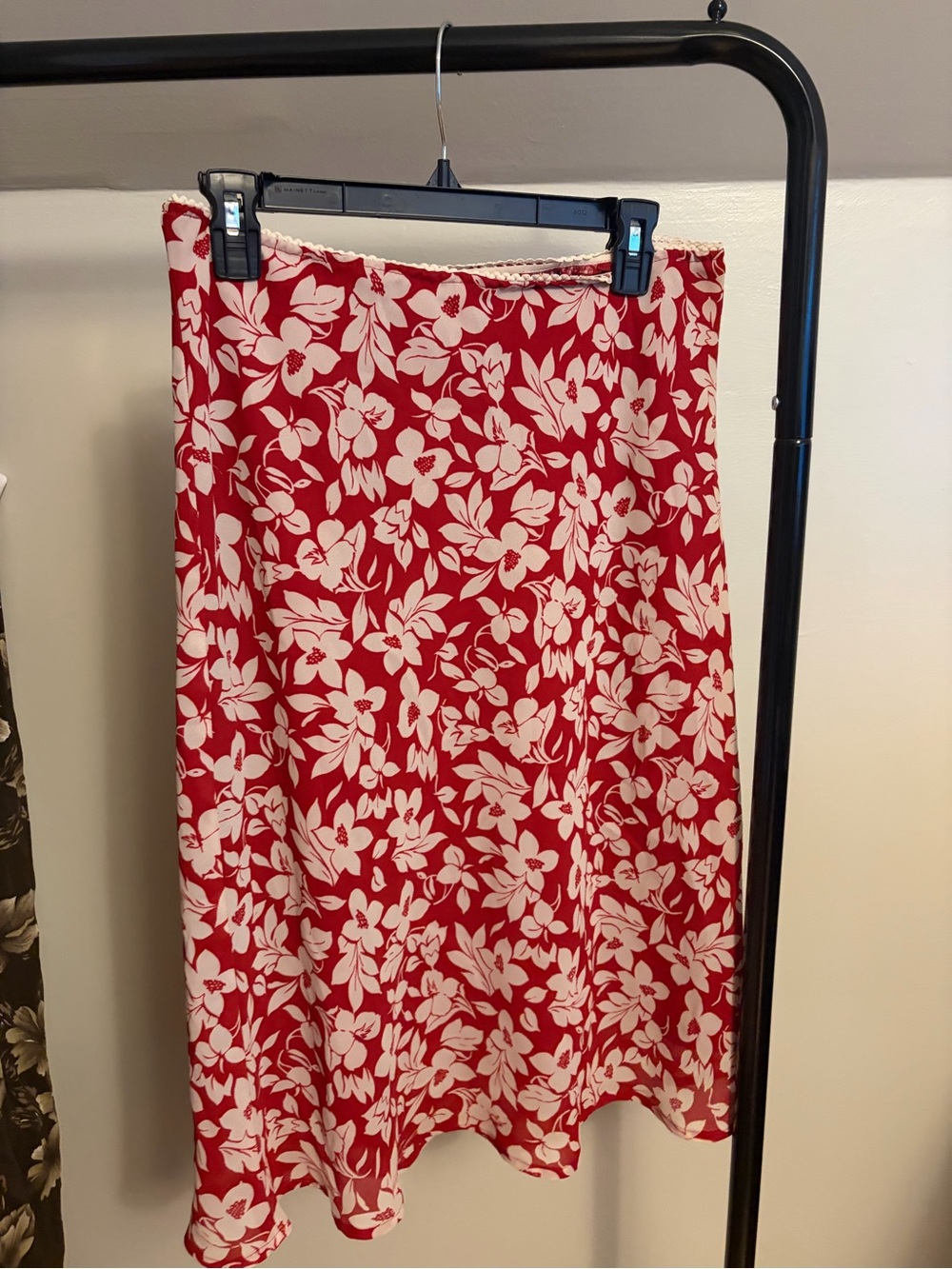 Reitmans Red and Ivory Floral Midi Skirt